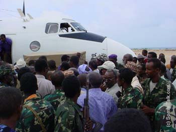 Meydkii oo laga soo rogay Diyaaradii