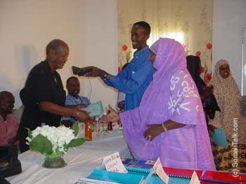 Gudoomiye Kuxigeenka G-bari oo gudoonsiinaya Shahaado