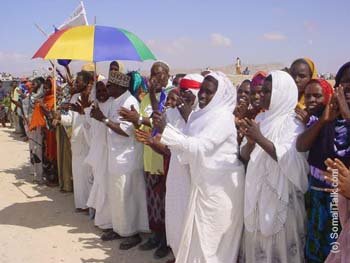 Hida iyo Dhaqanka Soomaaliyeed oo xiran Rag iyo Dumar oo ka Qayb galay Soo dhaweynta