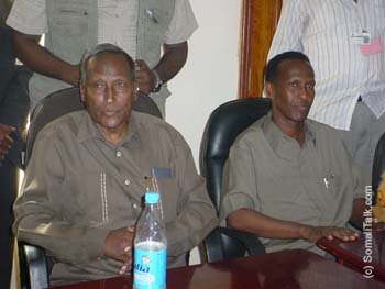 Madaxweynah iyo Raysal wasaaraha oo Wada Fadhiya Gudaha Madaxtooyada