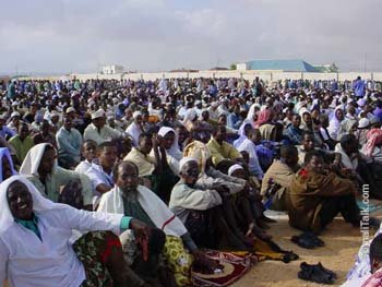Shacabkii oo fadhiya goobtii salaada iida lagu tukanayey